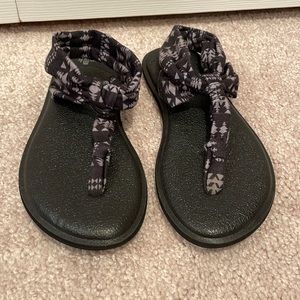 Sanuk girl’s sandals